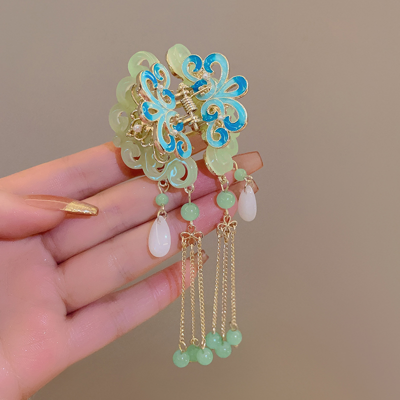 Cloud Palace Hair Claw