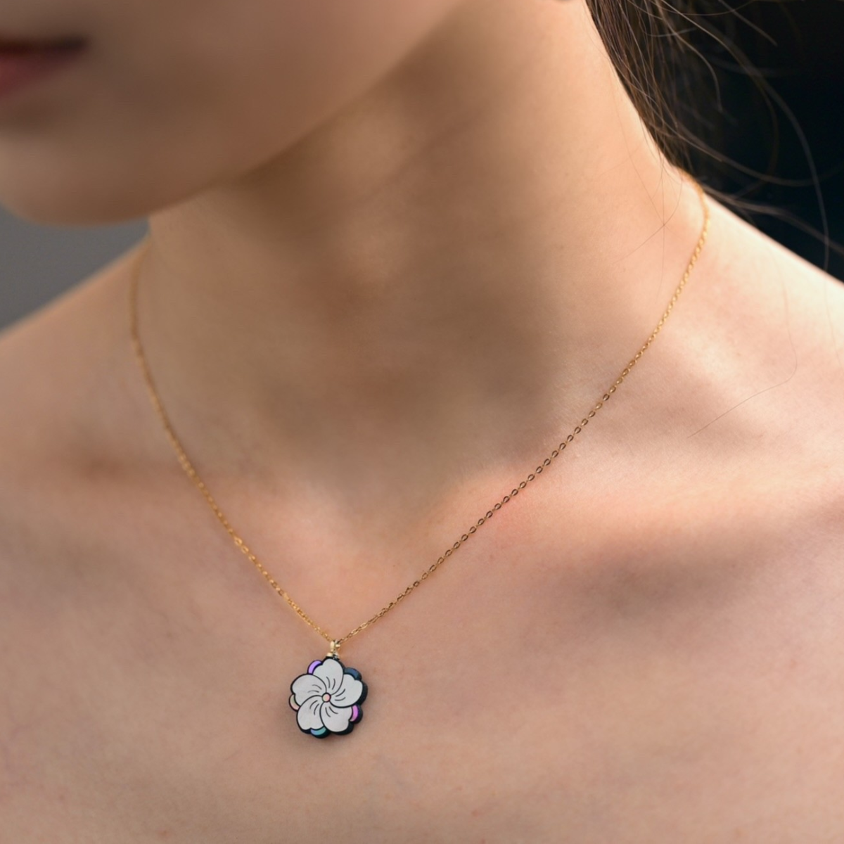 Camellia Lacquer Shell Necklace