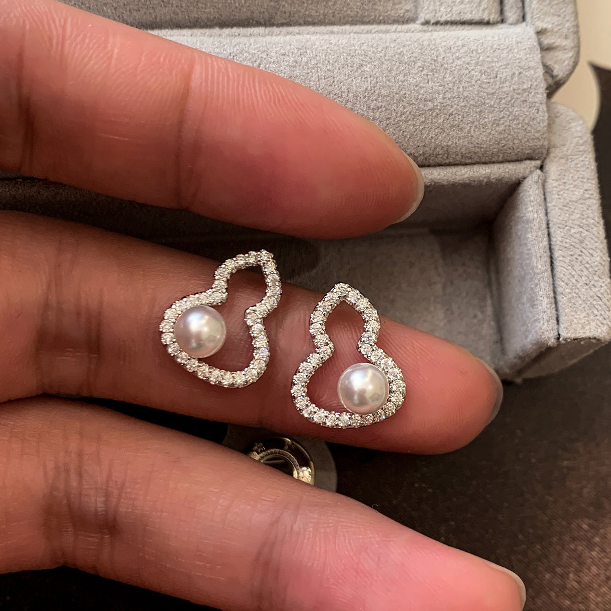 Aurora Gourd Pearl Earrings