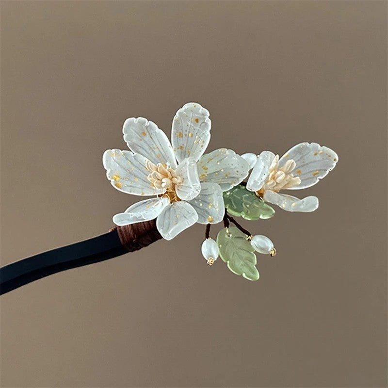 Elegant Magnolia Wooden Hair Stick
