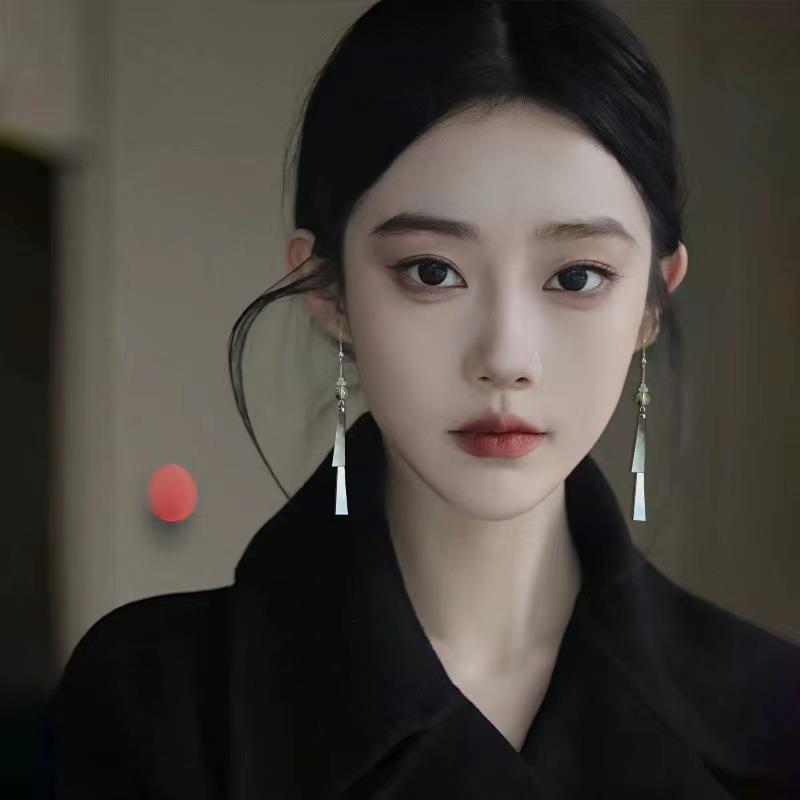 Reflection Aura Shell Earrings