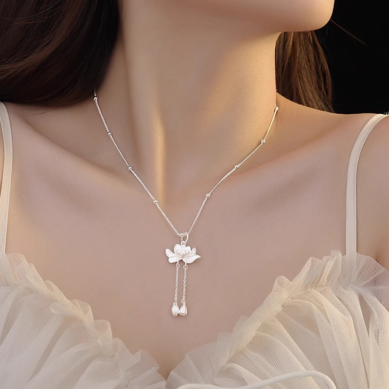 Lotus Dew Drop Silver Necklace
