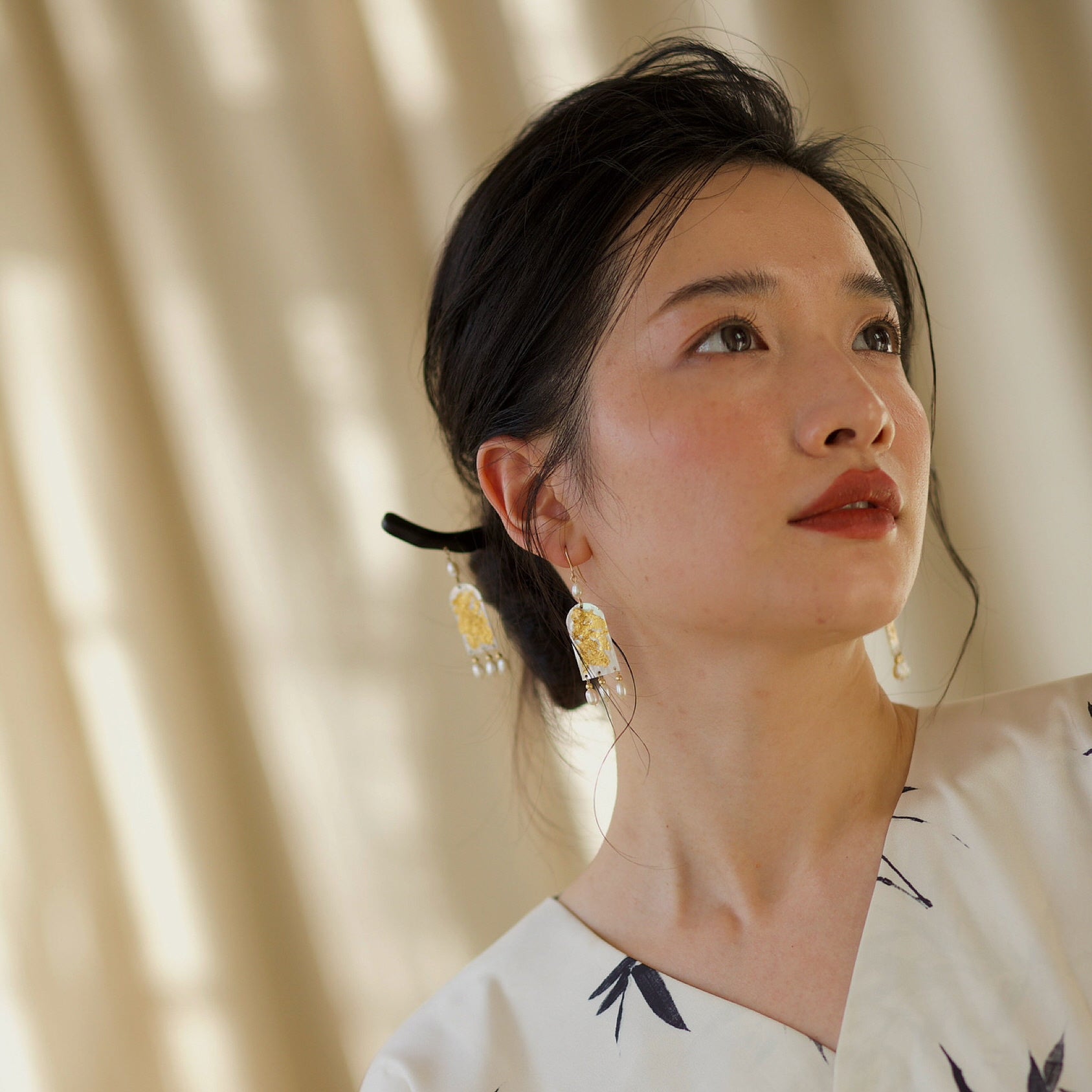 Aurum Leaf Butterfly Shell Earrings