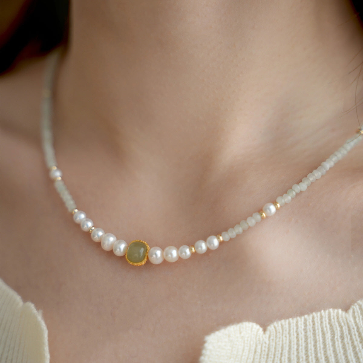 Soft Willow Pearl Necklace