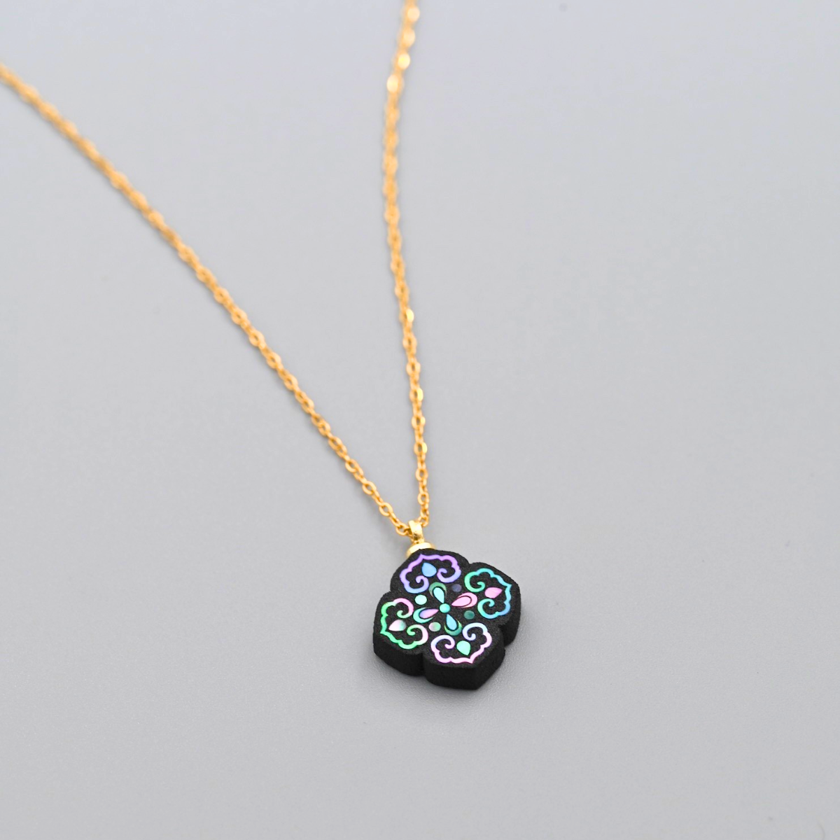 Ruyi Pattern Shell Necklace