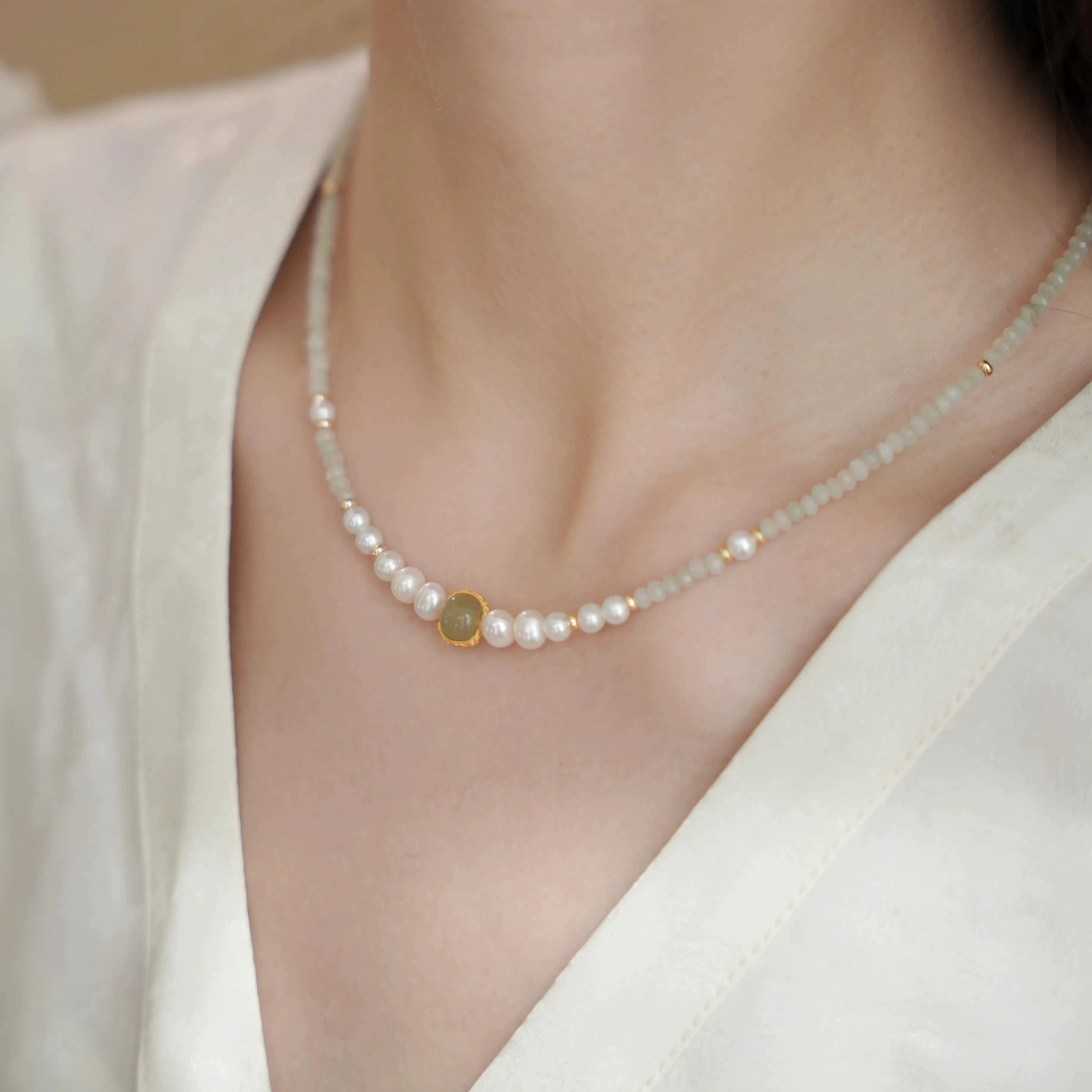 Soft Willow Pearl Necklace